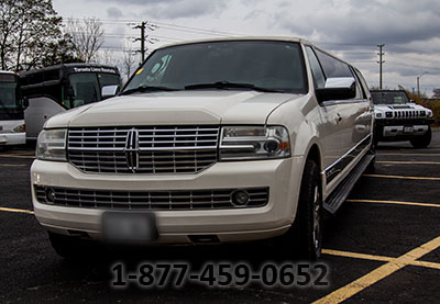 Lincoln Navigator - 12-14 Passengers