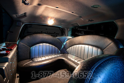 Lincoln Navigator - 12-14 Passengers